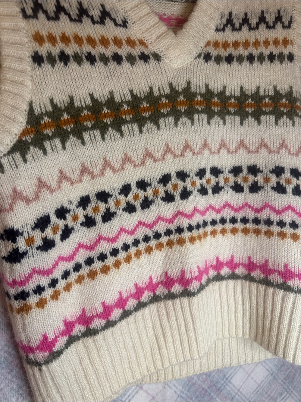 Scotch & Soda Cream Fair Isle V-Neck Sweater Vest with Pink and Olive Accents - Picture 4 of 6